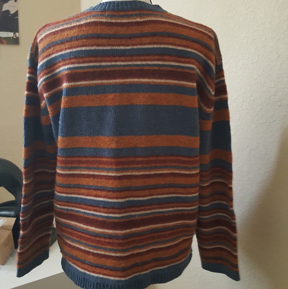 Express V-neck sweater - Picture 3 of 3